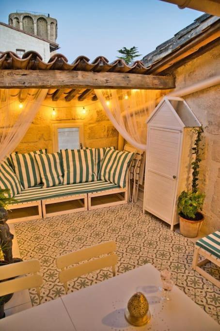 Appartement-Terrasse Centre Historique 于泽斯 外观 照片